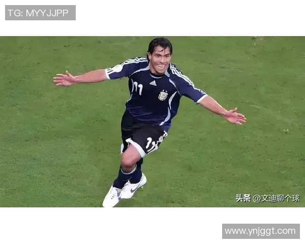 探寻那些被遗忘的足球明星与他们的辉煌瞬间