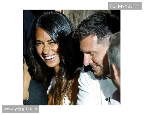 梅西的爱情故事揭秘他与妻子安东ela的甜蜜生活与婚姻历程